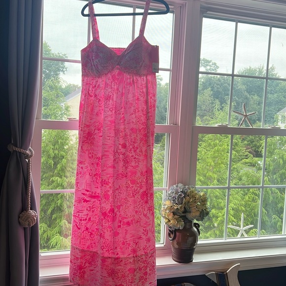 Lilly Pulizer peony pink seabreeze scene - Picture 4 of 5